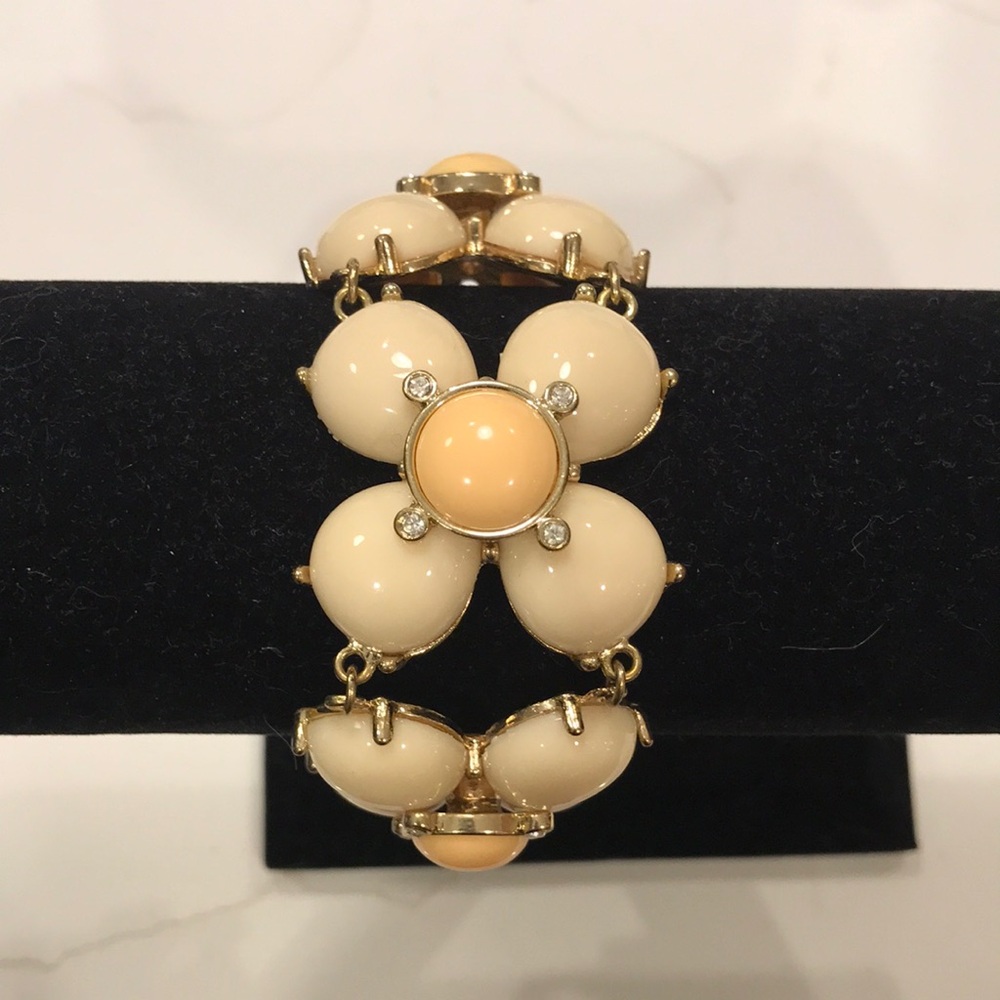 Cream and Light Peach Floral Link Bracelet - Picture 4 of 9